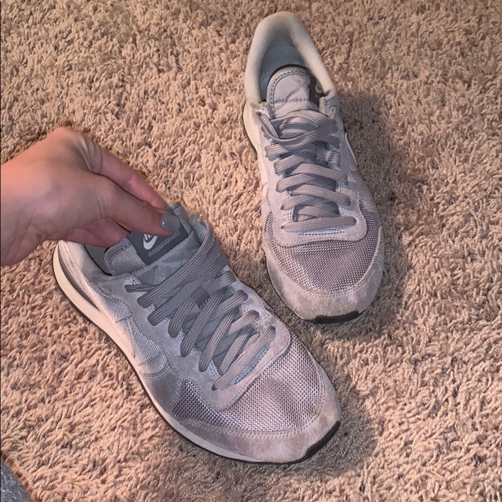 Nike tennis shoes
